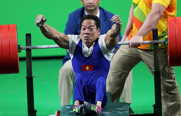 le van cong ki luc paralympic