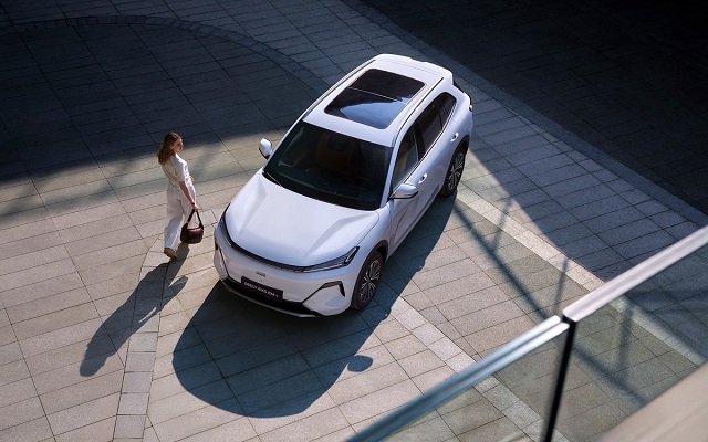 geely ex2 va ex5 em i nho gon hien dai sac day pin do day xang di 1 800 km