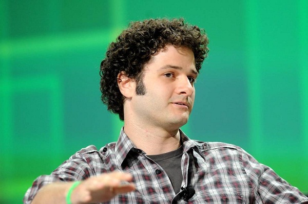 Dustin Moskovitz chong donal trump tapchithoidai