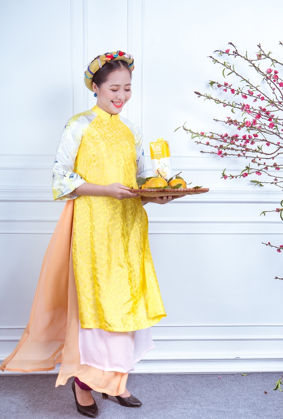 dn le thuy hanh noi bat trong ta ao dai.12