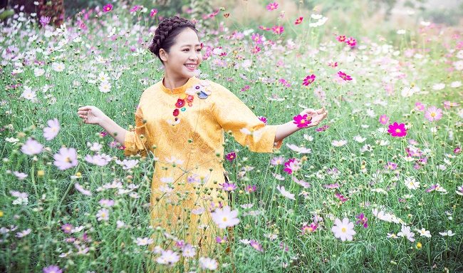 dn le thuy hanh noi bat trong ta ao dai.14