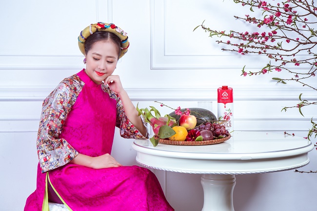 dn le thuy hanh noi bat trong ta ao dai.4