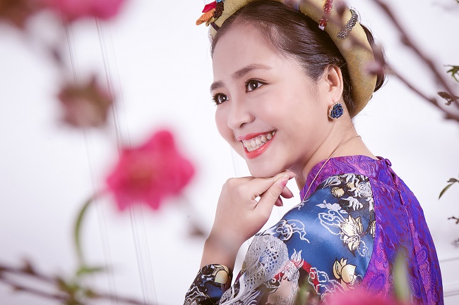 dn le thuy hanh noi bat trong ta ao dai.6