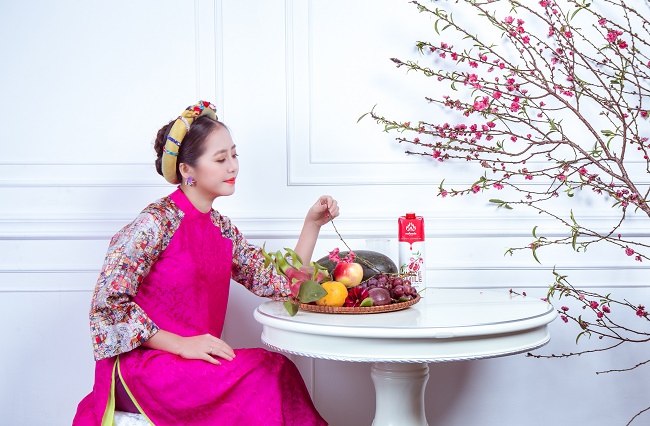 dn le thuy hanh noi bat trong ta ao dai.8