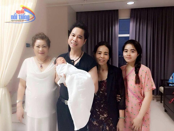 ngoc son chao don thanh vien moi trong gia dinh