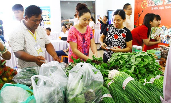 xang giam gia thuc pham tang toancanhbaochi.net