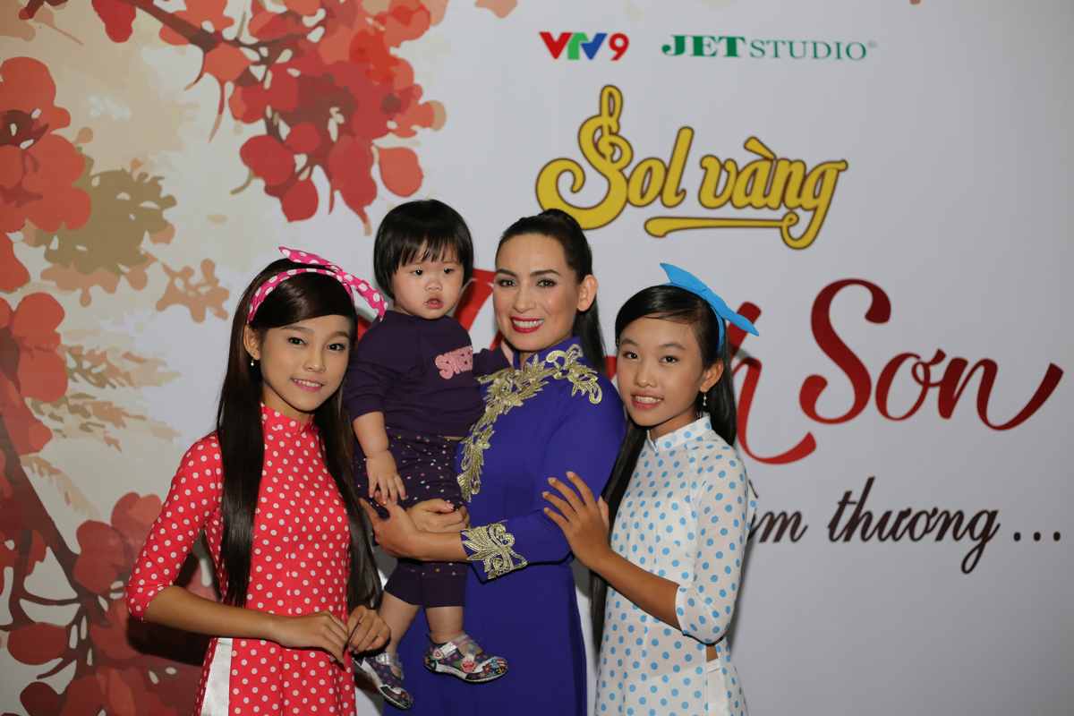 Sol-vang-Thanh Son-Phi Nhung.2.toancanhbaochi.net