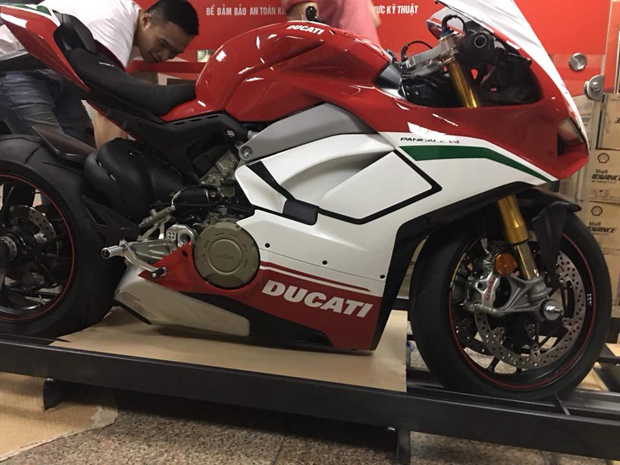 ducati panigale v4 speciale tapchithoidai