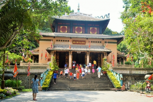 ngay gio to ngam den hung noi tieng nhat sai thanh