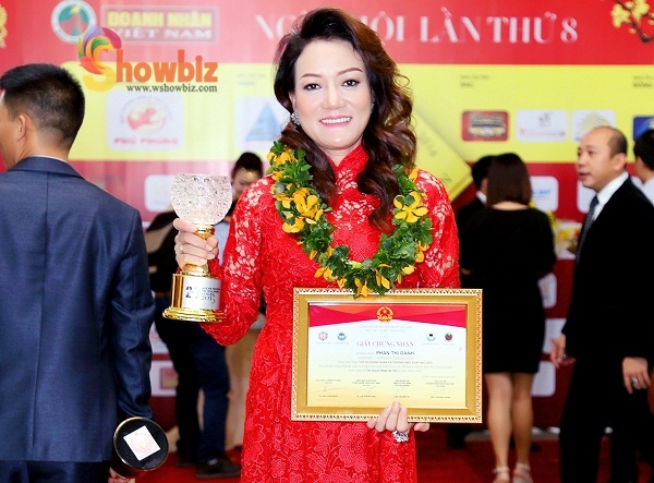 ntk oanh phan showbiz 6