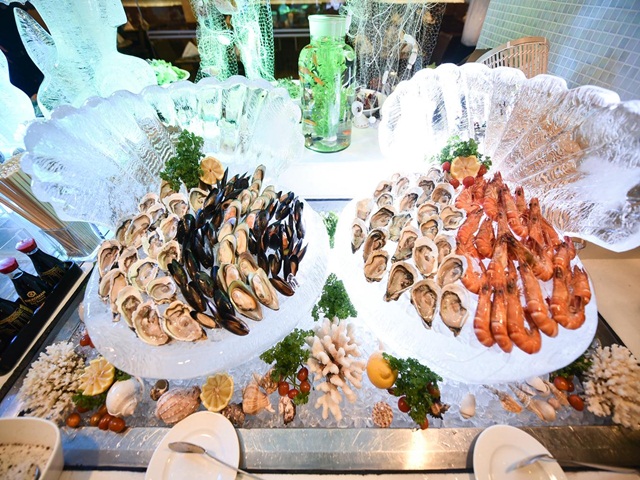Seafood buffet 3