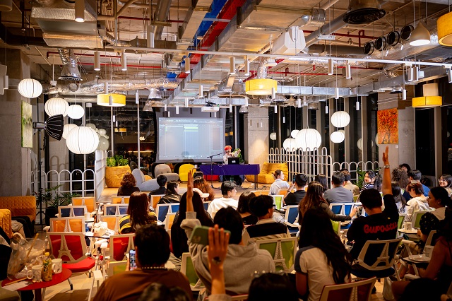 XTalk 001 Stage For The Backstage 3