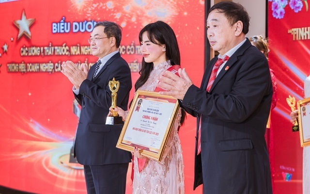 doanh nhan thu trang 26 1 1