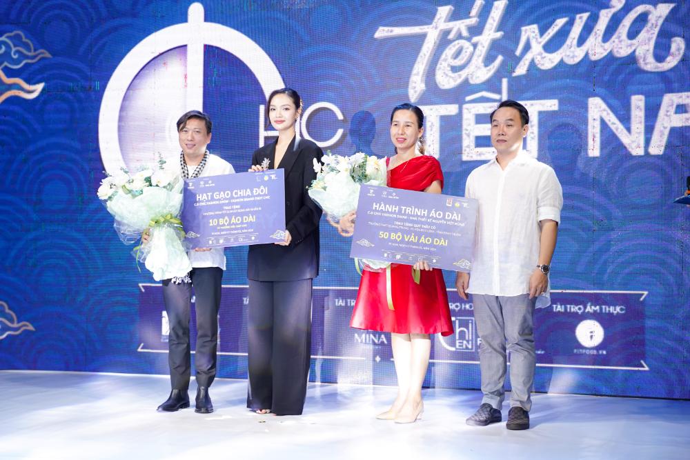 NTK Việt Hùng cùng Sinh viên Hutech mang 'Tết xưa, Tết nay' đến với công chúng yêu Áo dài