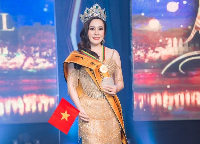 phan kim oanh long lay dang quang mrs grand international 15 11