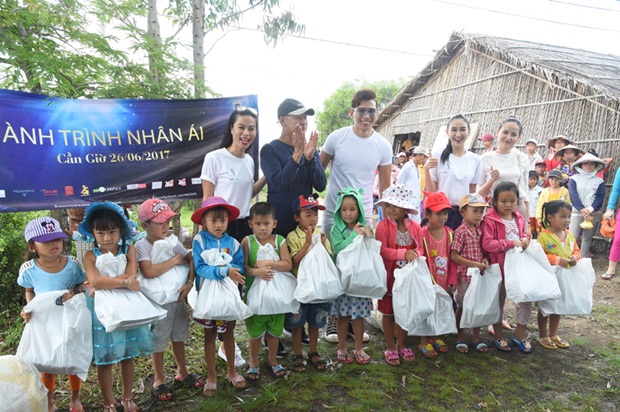 9 hoa hau dai duong tang qua cho thieng lieng van hoa doanh nhan