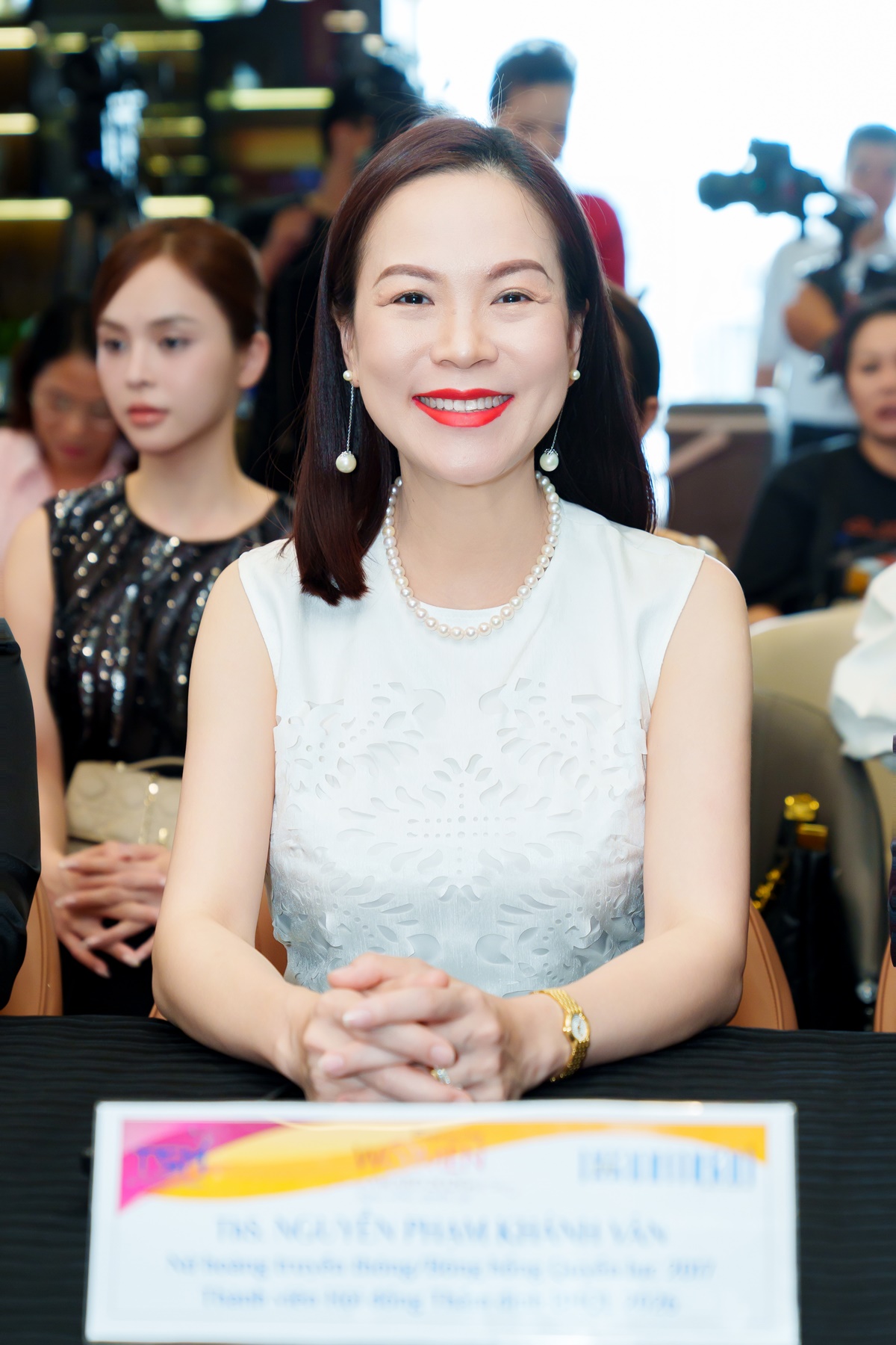 nu hoang truyen thong nguyen pham khanh van tu my tro ve du gala 10 nam bong hong quyen luc toancanhbaochi3
