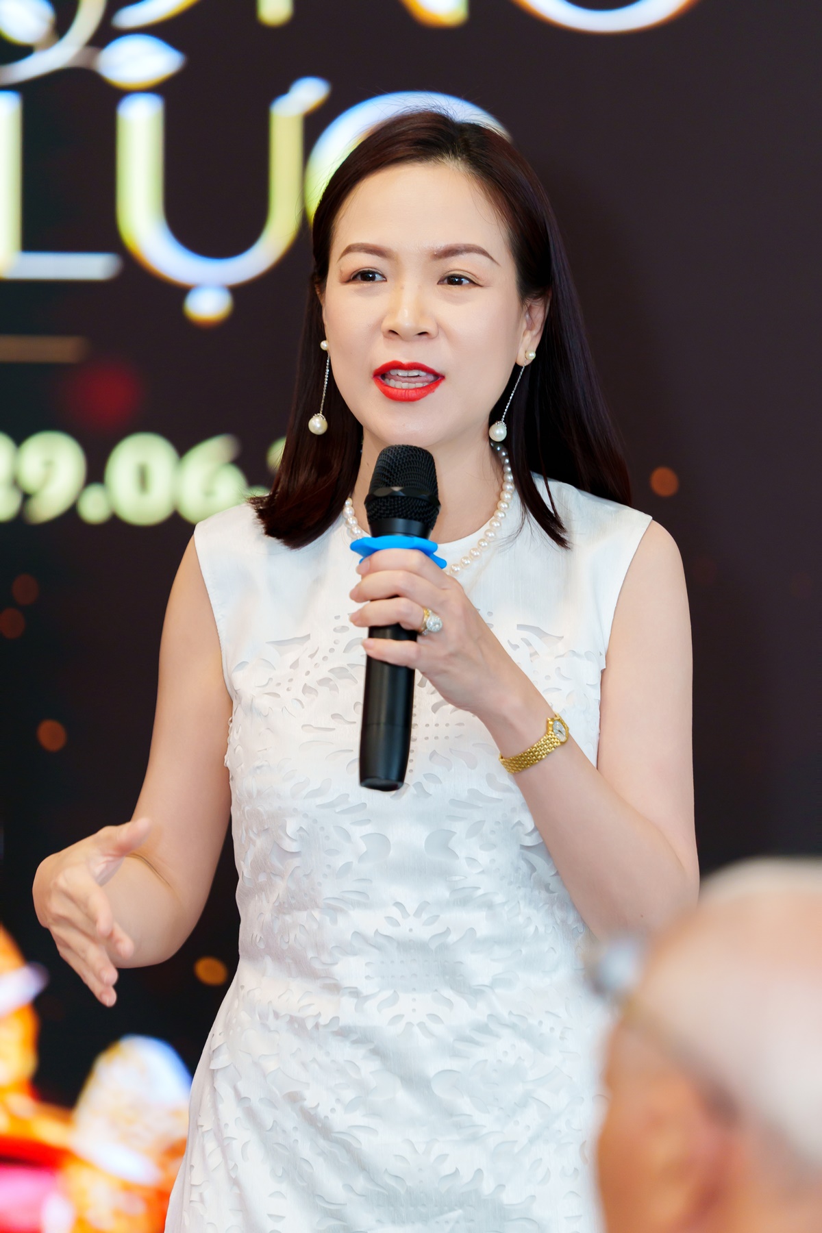 nu hoang truyen thong nguyen pham khanh van tu my tro ve du gala 10 nam bong hong quyen luc toancanhbaochi4