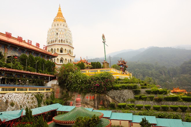 ngay kham pha dao ngoc penang Chua Kok Lok Si