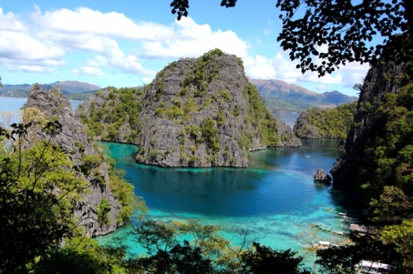 he nay len duong den philippines lan bien o palawan