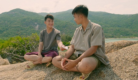 nghe chau trong tai ke chuyen ve vai dien dong tinh dau tay tapchithoidai2