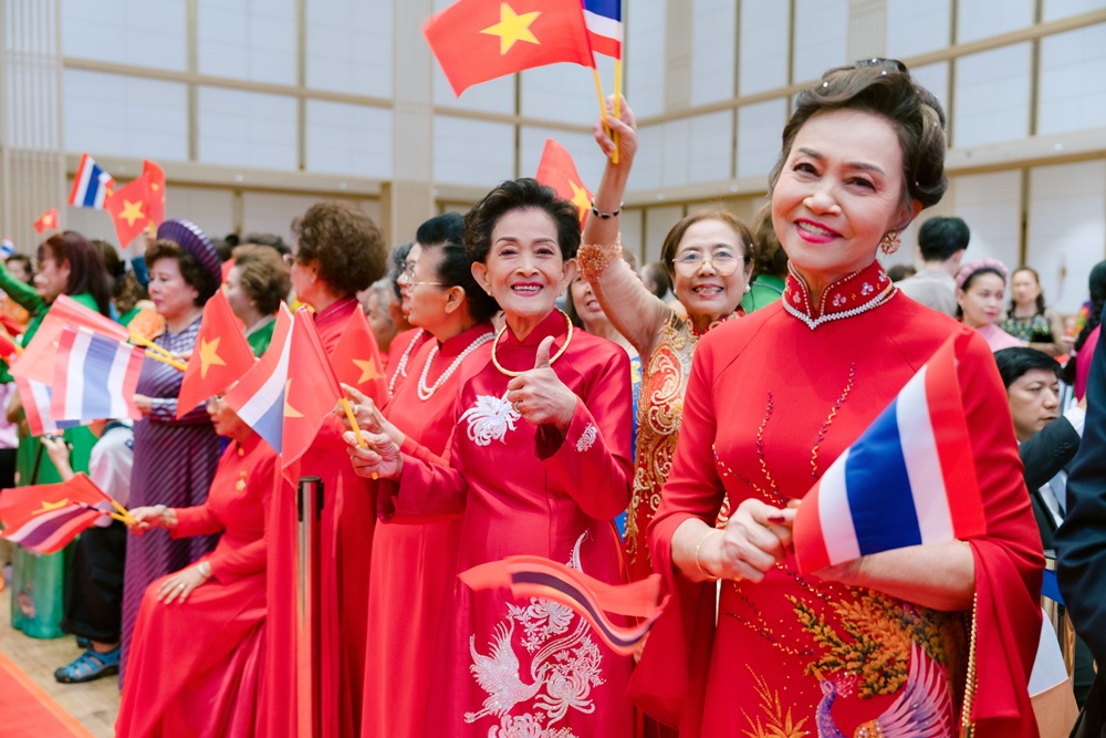 HH AO DAI THAI LAN 28 82