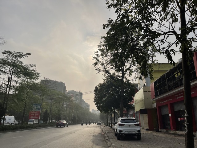 Kiểu thời tiết ở Hà Nội và miền Bắc khiến người dân phải thận trọng đề phòng