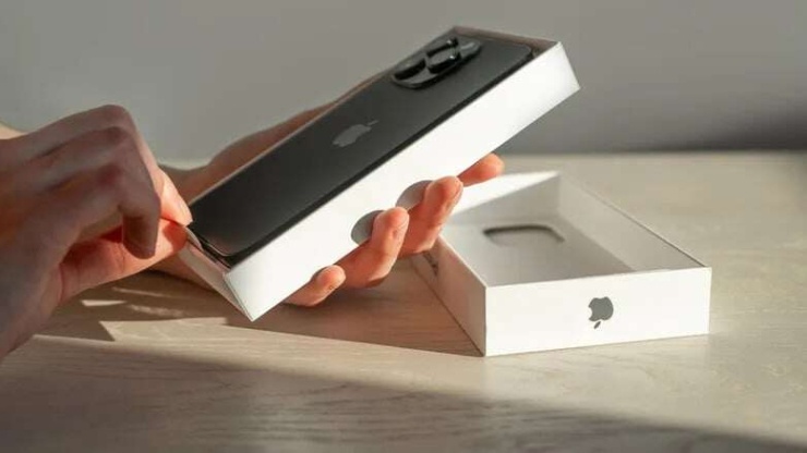 Apple tung 'bẫy' thuê iPhone?